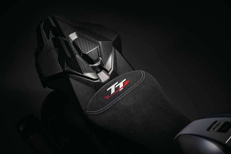 BMW M 1000 RR Limited Edition Isle of Man TT 記事4