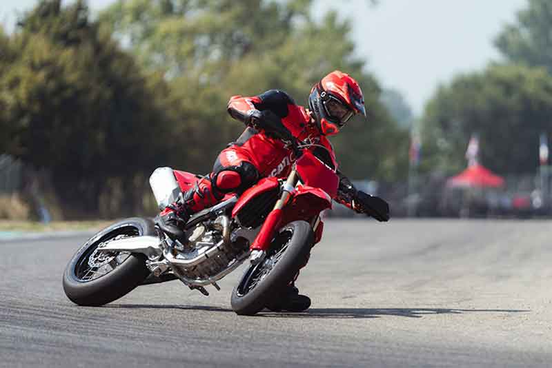 Desmo450 SM 記事3