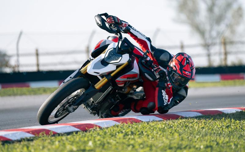 新型Hypermotard