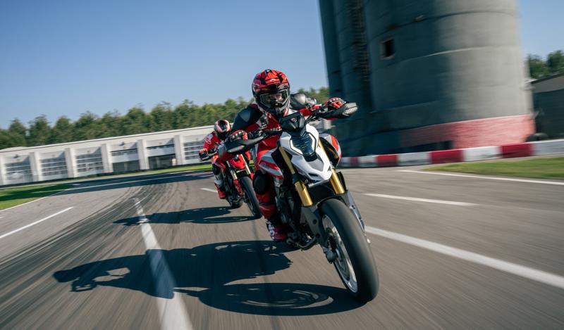 新型Hypermotard
