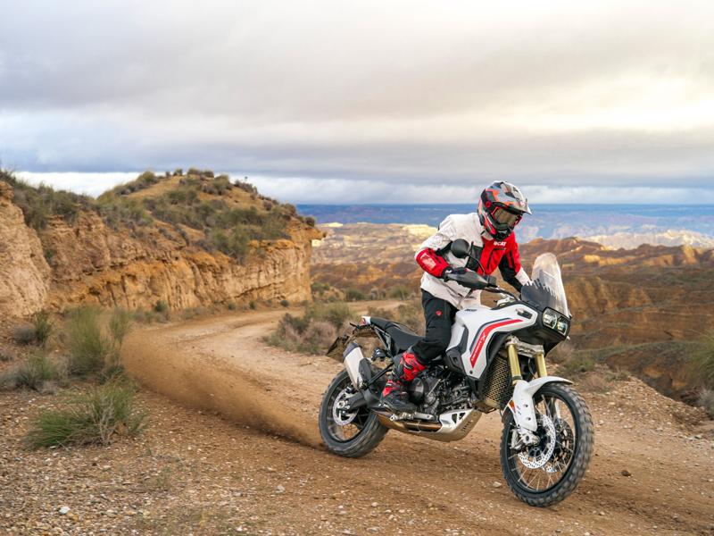 新型Hypermotard