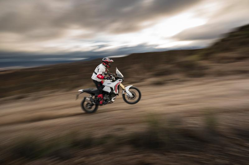新型Hypermotard