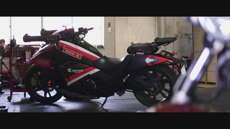 バイク王、「開運戦士ブレイバーン」の新MVに協賛