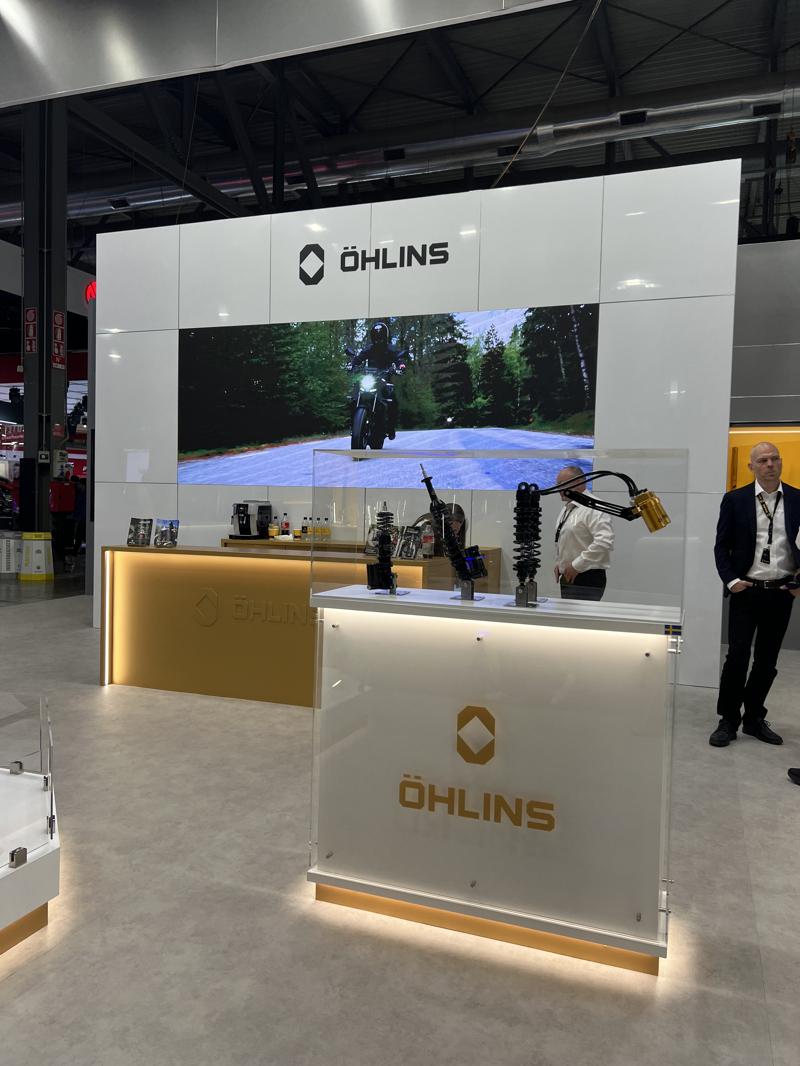 カスタムジャパン、バイクカスタムパーツのラインアップをさらに強化　第四弾として「OHLINS（オーリンズ）」の取り扱いを開始