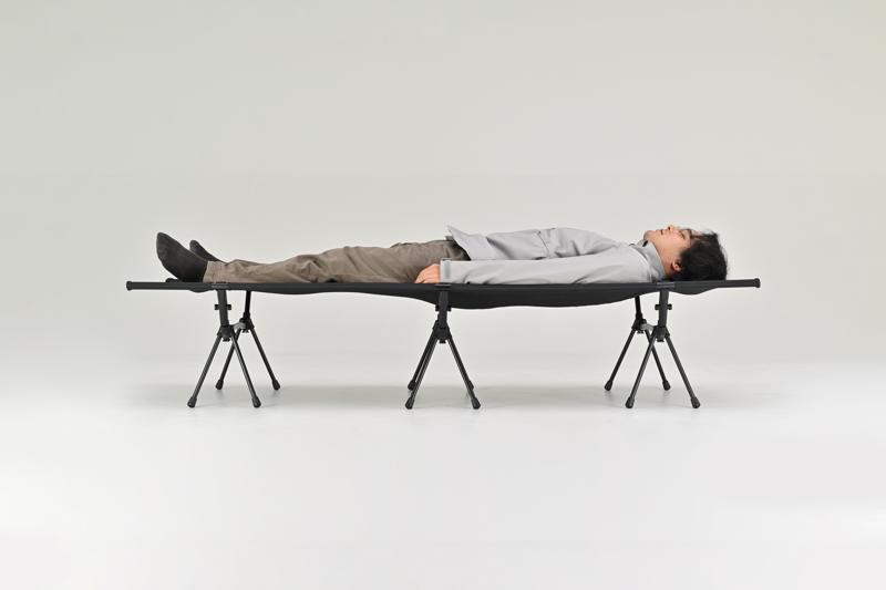 積載を圧迫しない。だけど寝心地も妥協しない。ツーリングキャンパーの理想を形にした「43/RIDE(フォースリーライド)コット」の一般販売が開始!